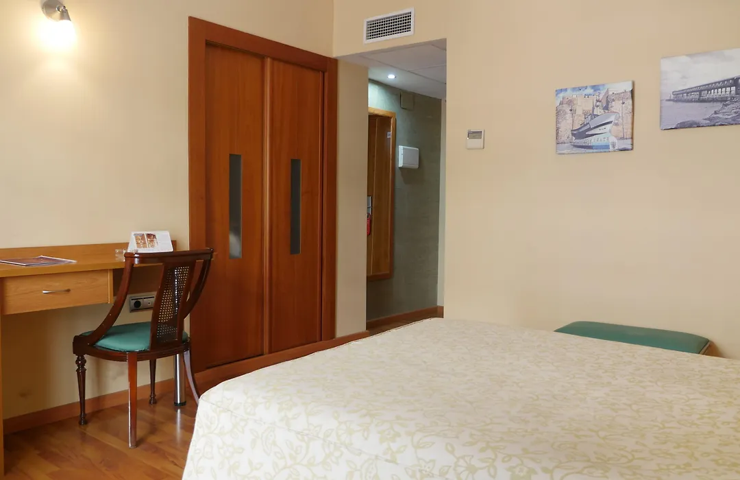 Hotel Rusadir-1