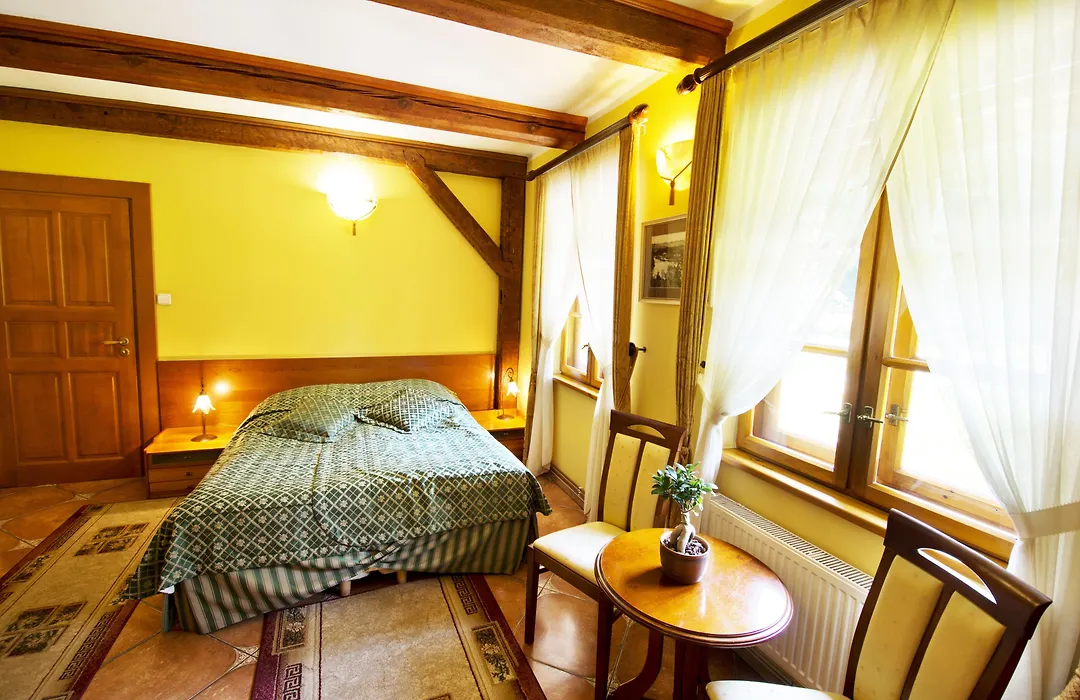 Hotel Dworek Wapionka-1