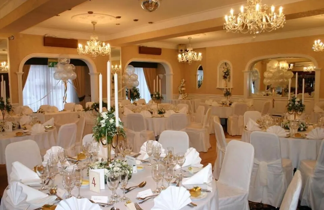 Revelstoke Hotel-1