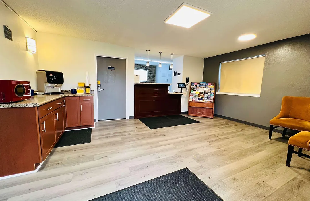 Super 8 By Wyndham Benton Harbor St Joseph-1