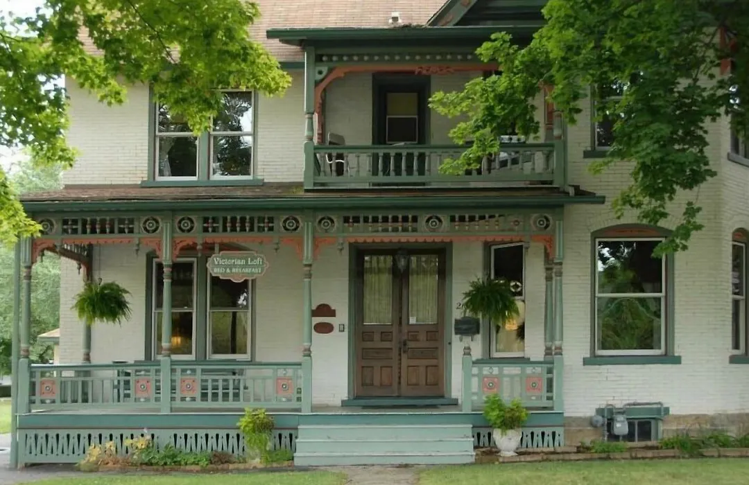 Victorian Loft Bed And Breakfast-1