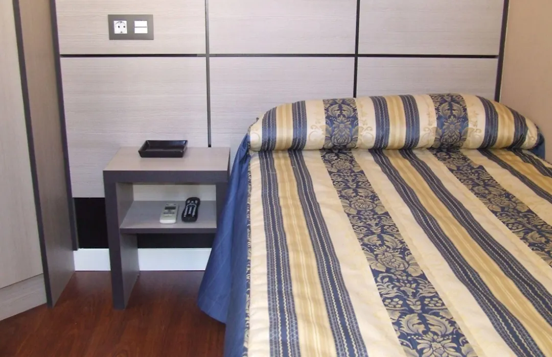 Hostal Larios-1