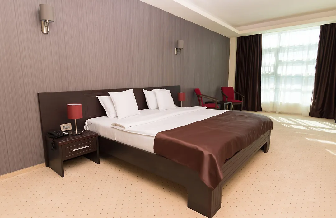 Ramada By Wyndham Constanta-1