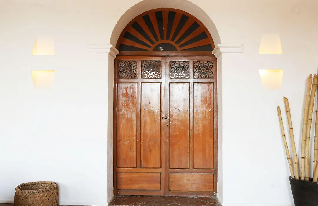 Portal De La Marquesa-1