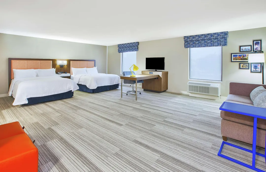 Hampton Inn & Suites Oakwood Village-Cleveland-1
