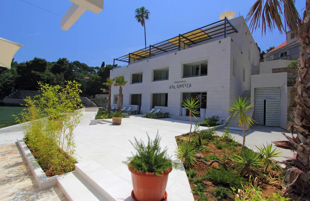 Kalamota Beach House-1