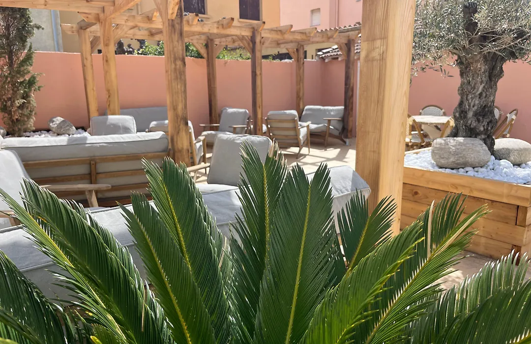Hotel Les Sables - Urban Style - By Logis Hotels-1