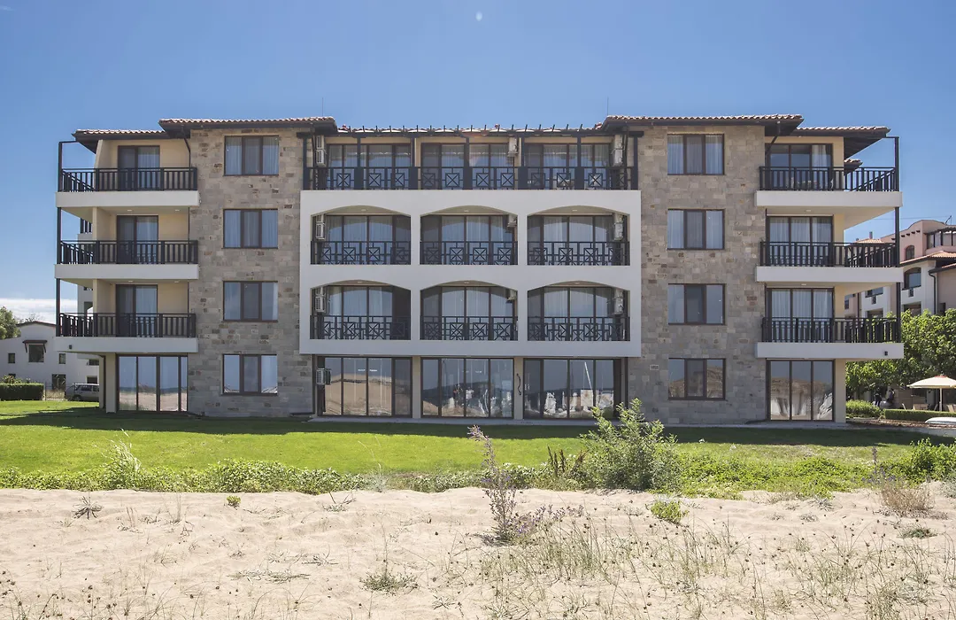Oasis Del Sol - Front Beach-1