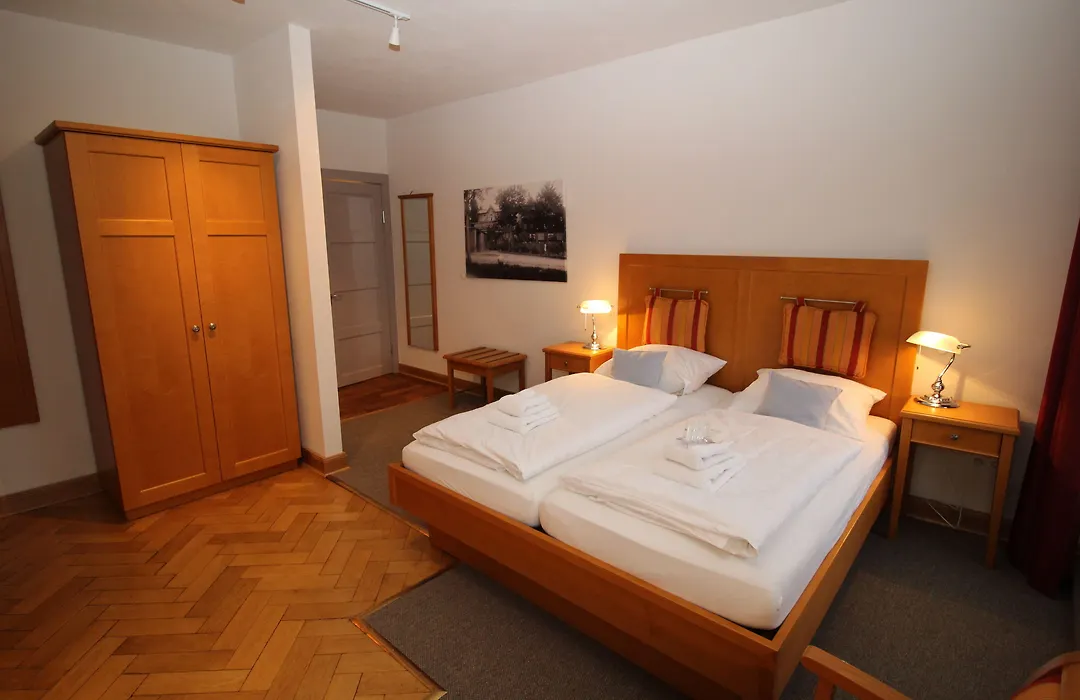 Hotel zur Treene-1