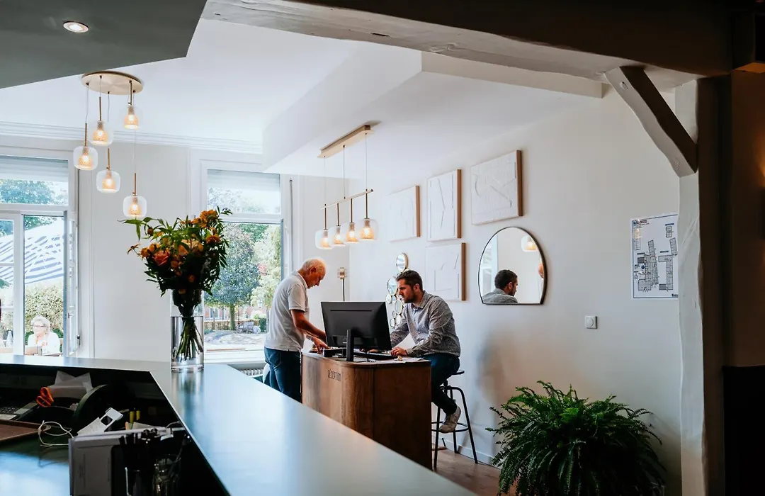 Logis - Hostellerie Saint-Louis&Restaurant Pauze-1