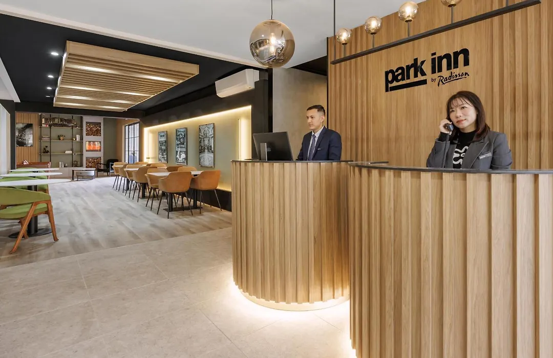 Park Inn By Radisson Melbourne Carlton-1