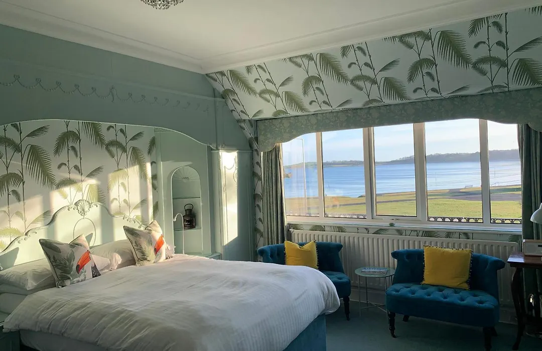 Cairn Bay Lodge-1