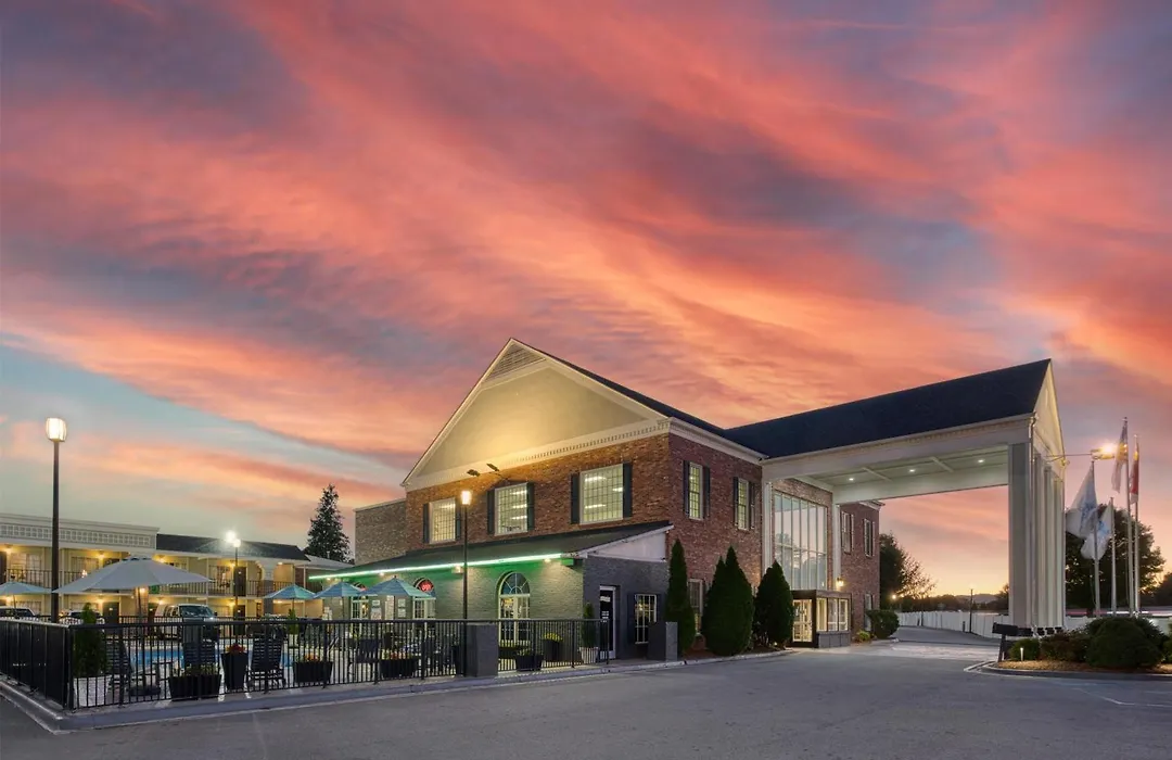 Best Western Hendersonville Inn-1