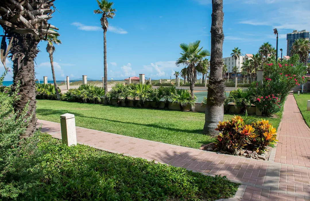 Isla Grand Beach Resort-1