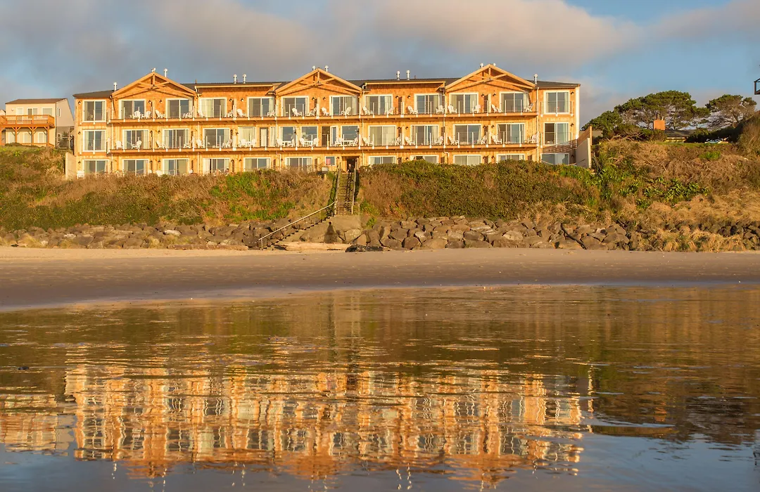 Pelican Shores Inn-1