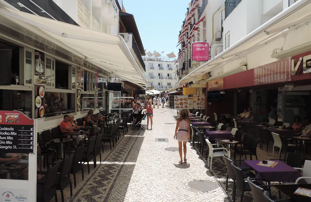 Albufeira Beach Hotel By Kavia-1