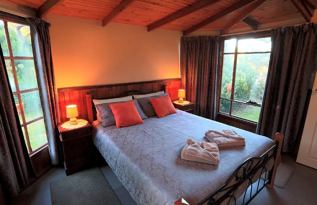 Stanley Lakeside Spa Cabins-1