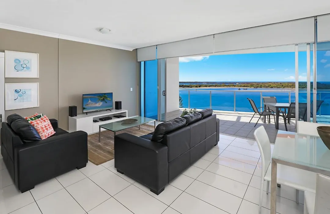 Silvershore Apartments On The Broadwater-1