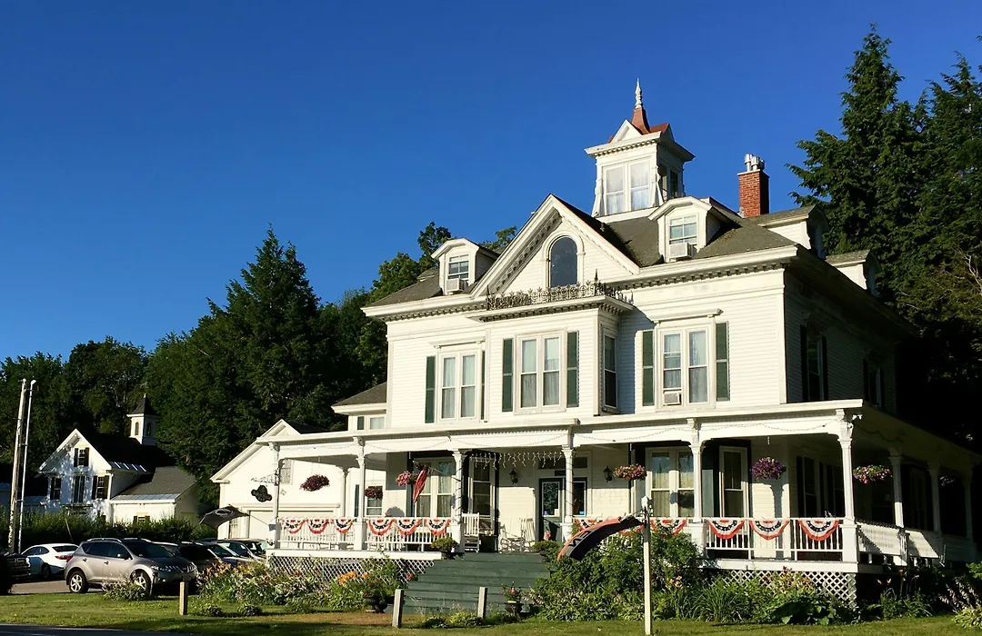 Center Harbor Sutton House B & B-1