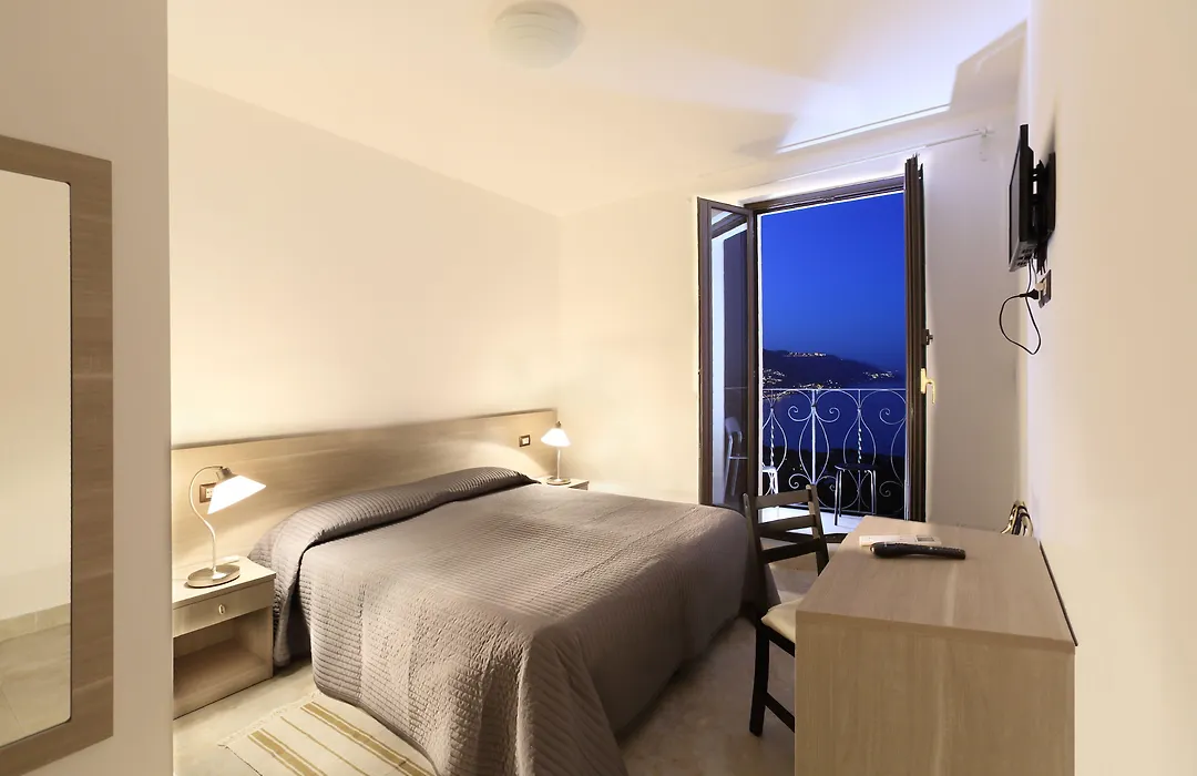 Villa Astoria-1