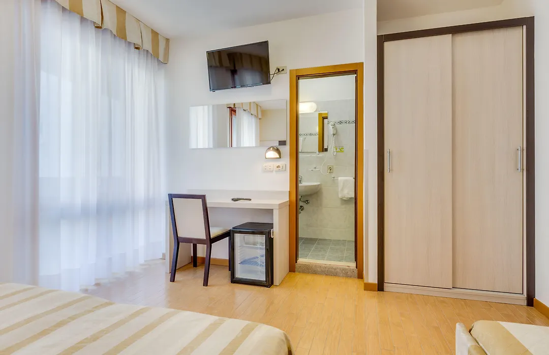 Hotel Ambassador-1