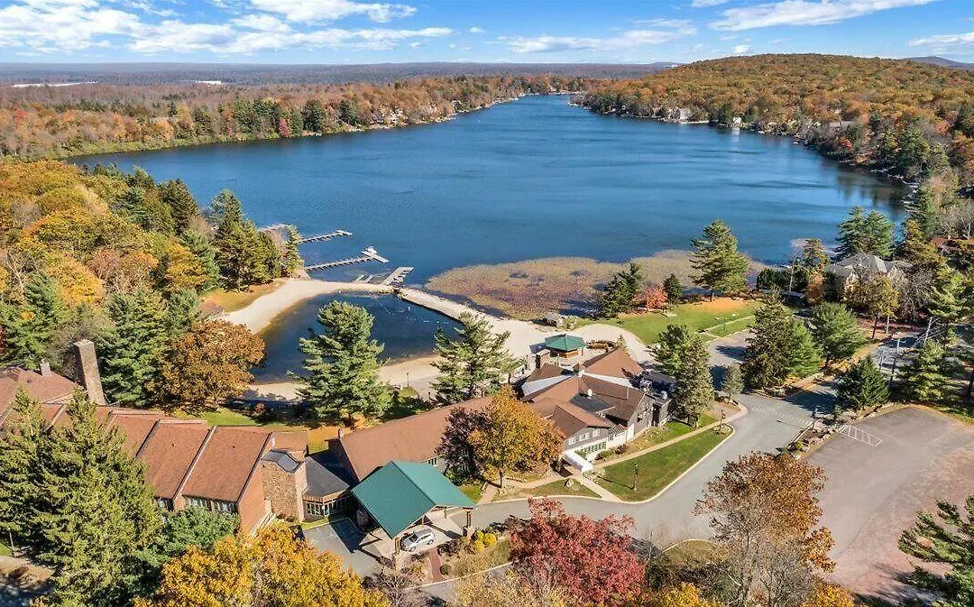The Lodge Luxury Resort At Lake Harmony-1