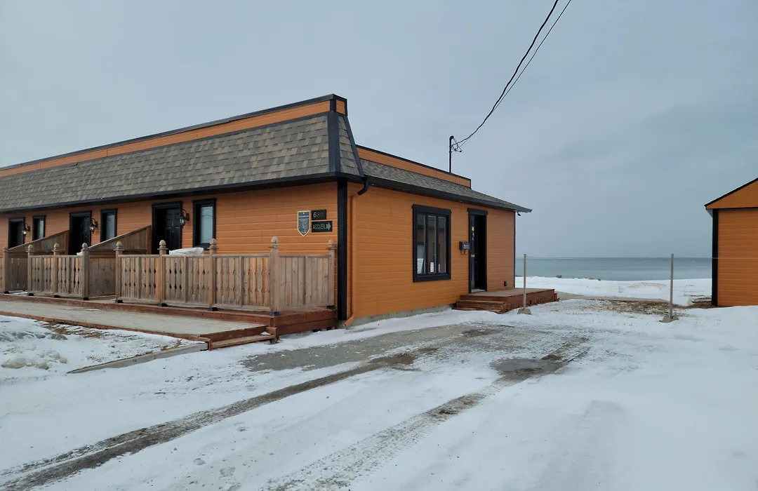 Motel Au Bord De L'Eau-1