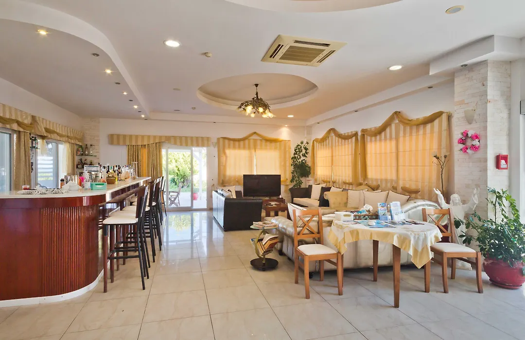 Royal Beach Hotel-1