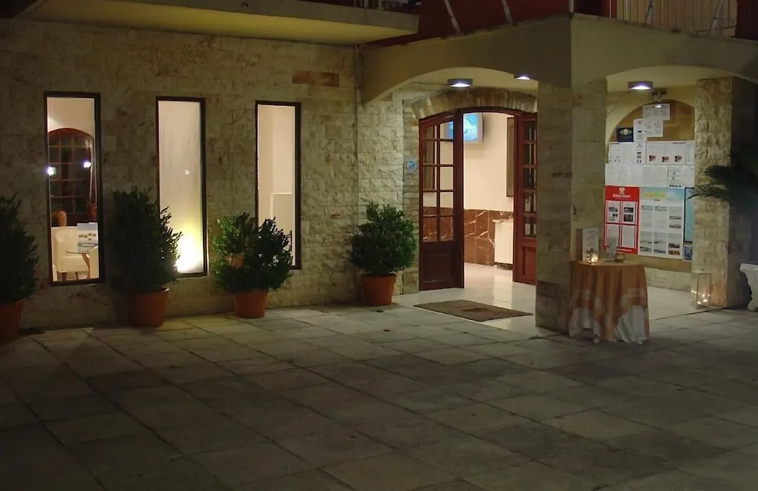 Oasis Hotel-1