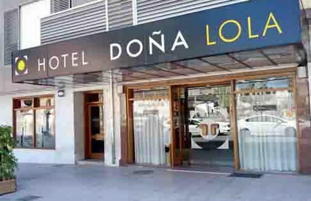Dona Lola-1
