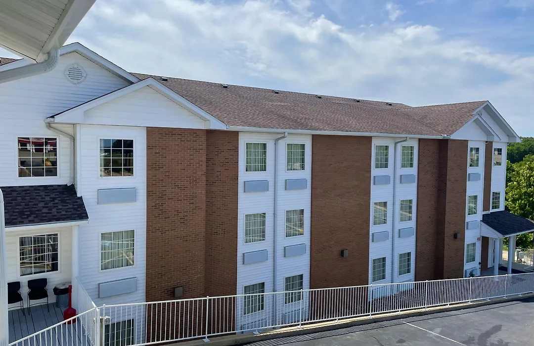 Schmidt'S Creek Hotel-1