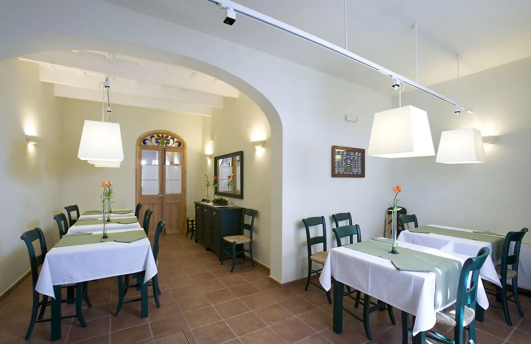 Hotel Es Mercadal-1
