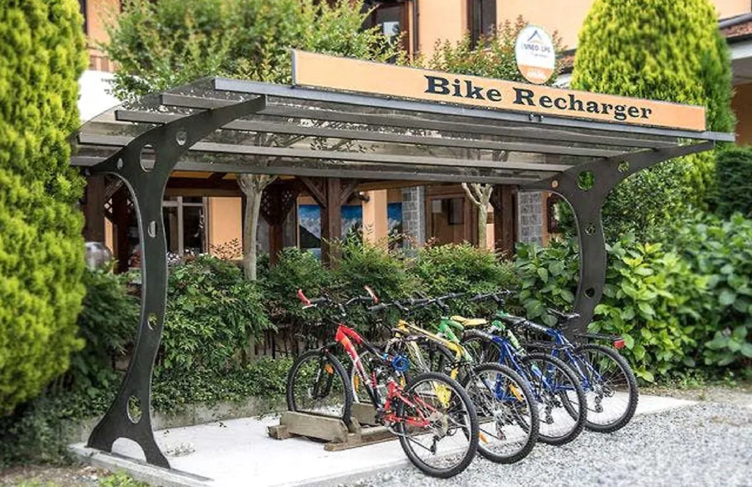 Bike Hotel Touring Gardone Riviera & Wellness-1