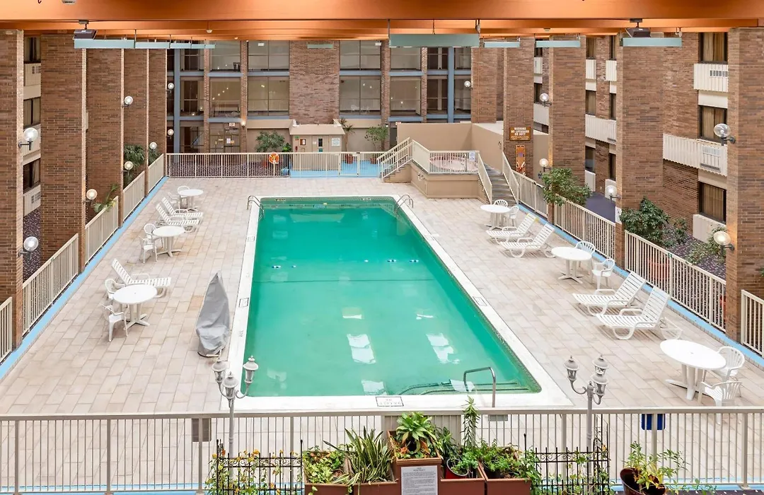Clarion Hotel & Conference Center Lansing West-1