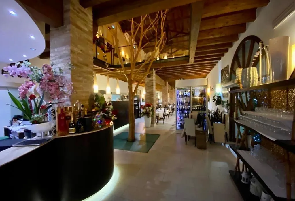 Momi'S Hotel-1