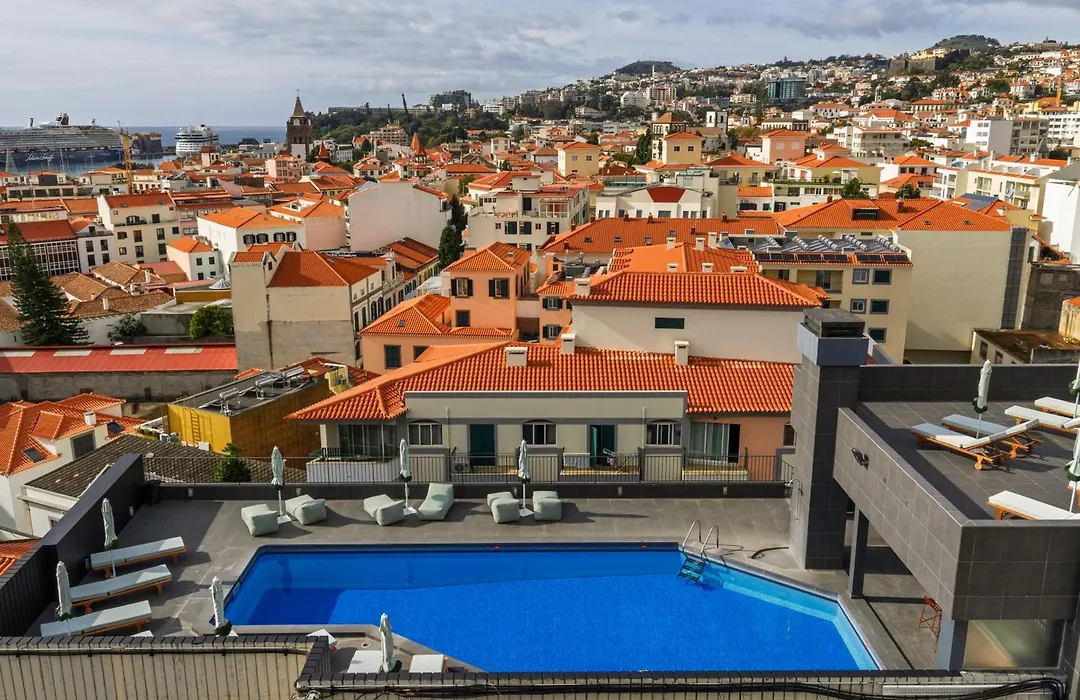The Editory Garden Carmo Funchal-1