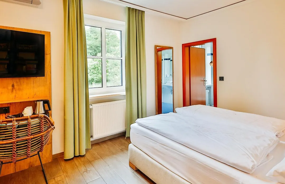 Landhotel Kauzenberg-1
