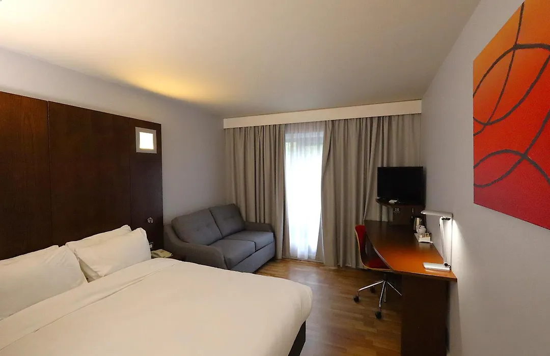 Park Inn By Radisson Birmingham Walsall-1