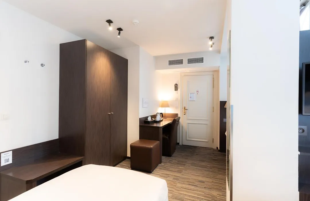 Golden Tree Hotel-1