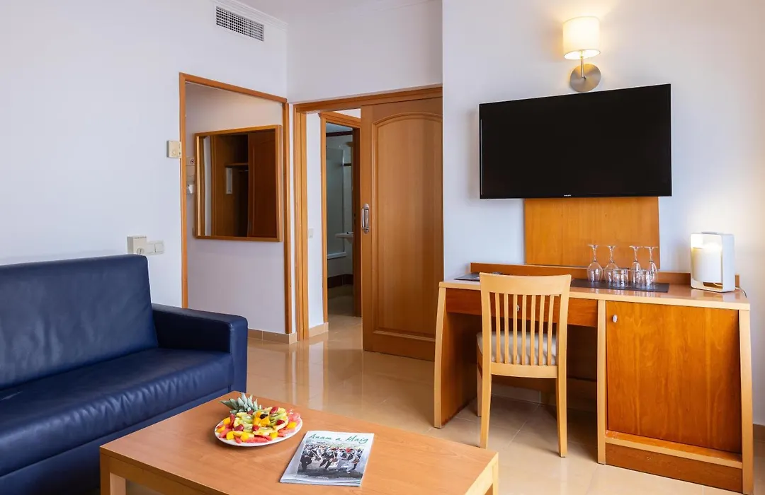 Invisa Hotel La Cala (Adults Only)-1