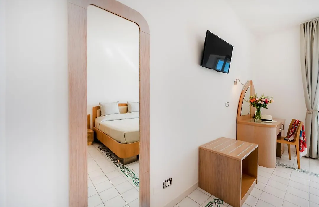 Hotel Il Pino-1