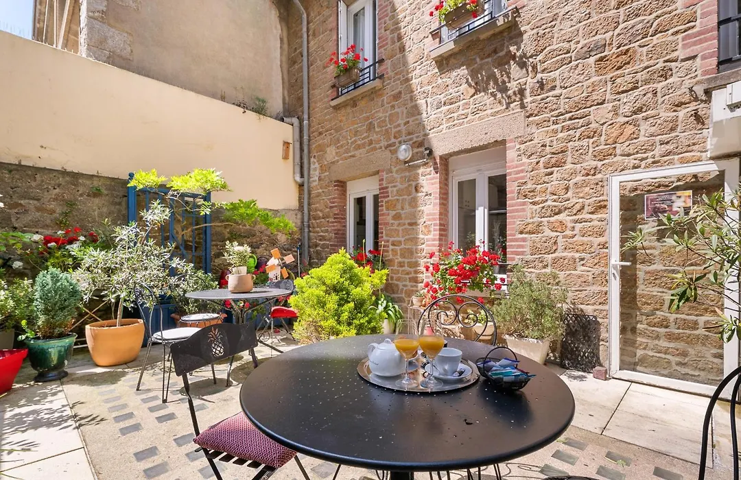 Hotel Quic En Groigne-1