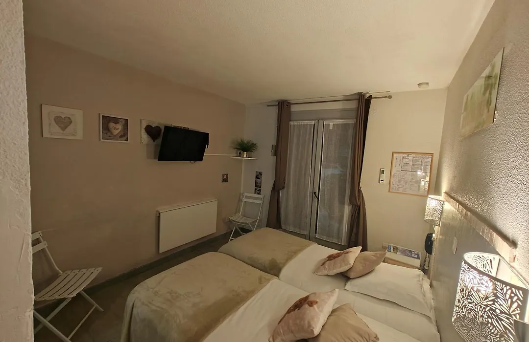Auberge Des Pins-1