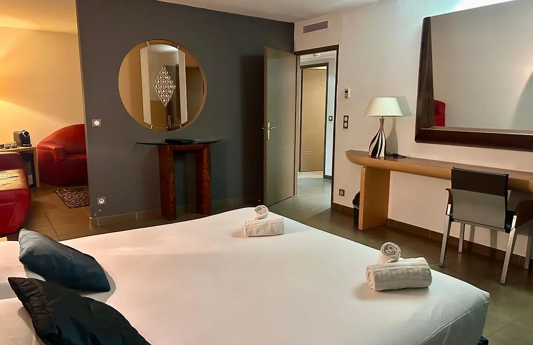 Logis Hotel La Fauceille-1