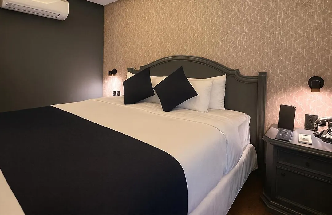 Hive Napoles By G Hotels-1