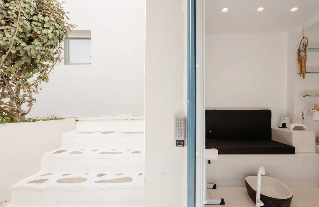 Iria Beach Art Hotel-1