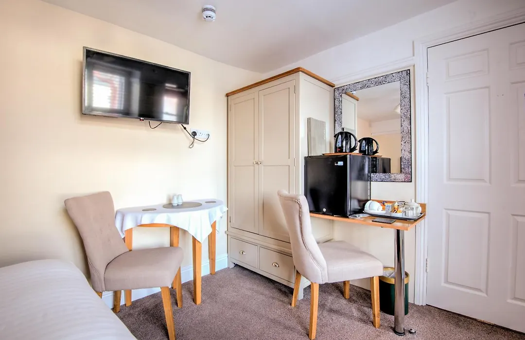 Potters Mooring Guest House-1