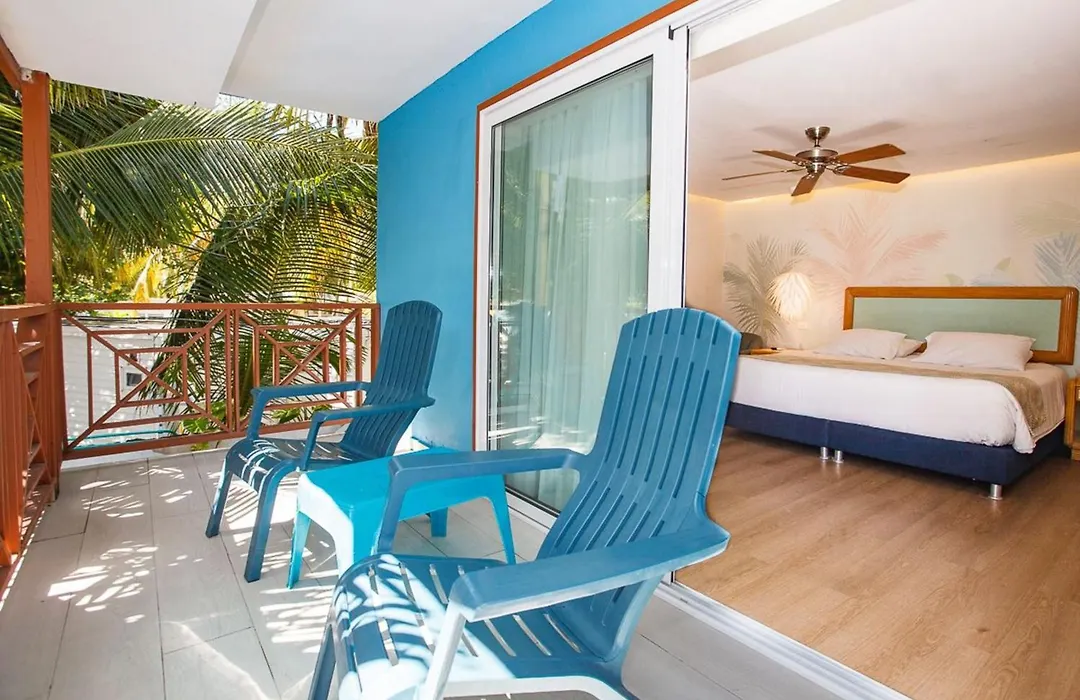 Hotel Cocoplum Beach-1