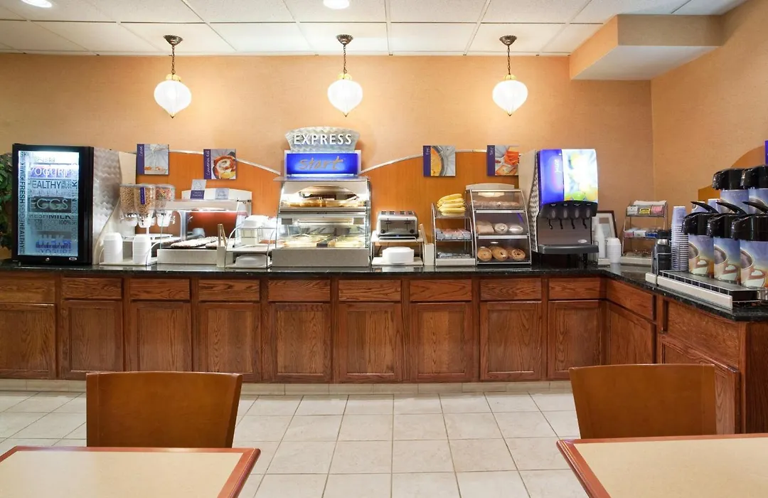 Holiday Inn Express Hotel & Suites Cleveland-Streetsboro By Ihg-1