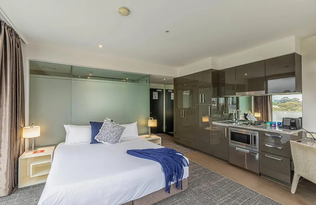 Mainstay Suites Hawthorn-1